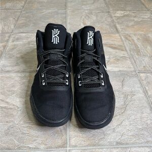 Nike Kyrie Flytrap 4 Black White Men’s Shoe Size 10.5 Black CT1972-001